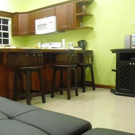 Piarco Village Suites Kültér fotó