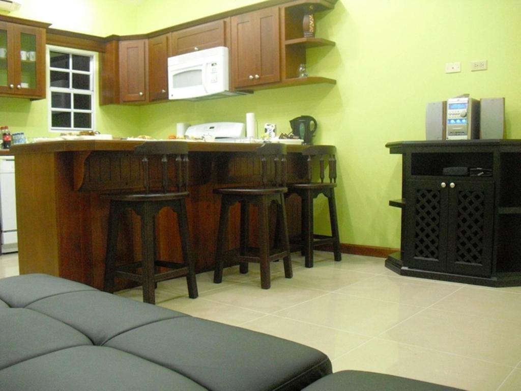 Piarco Village Suites Kültér fotó